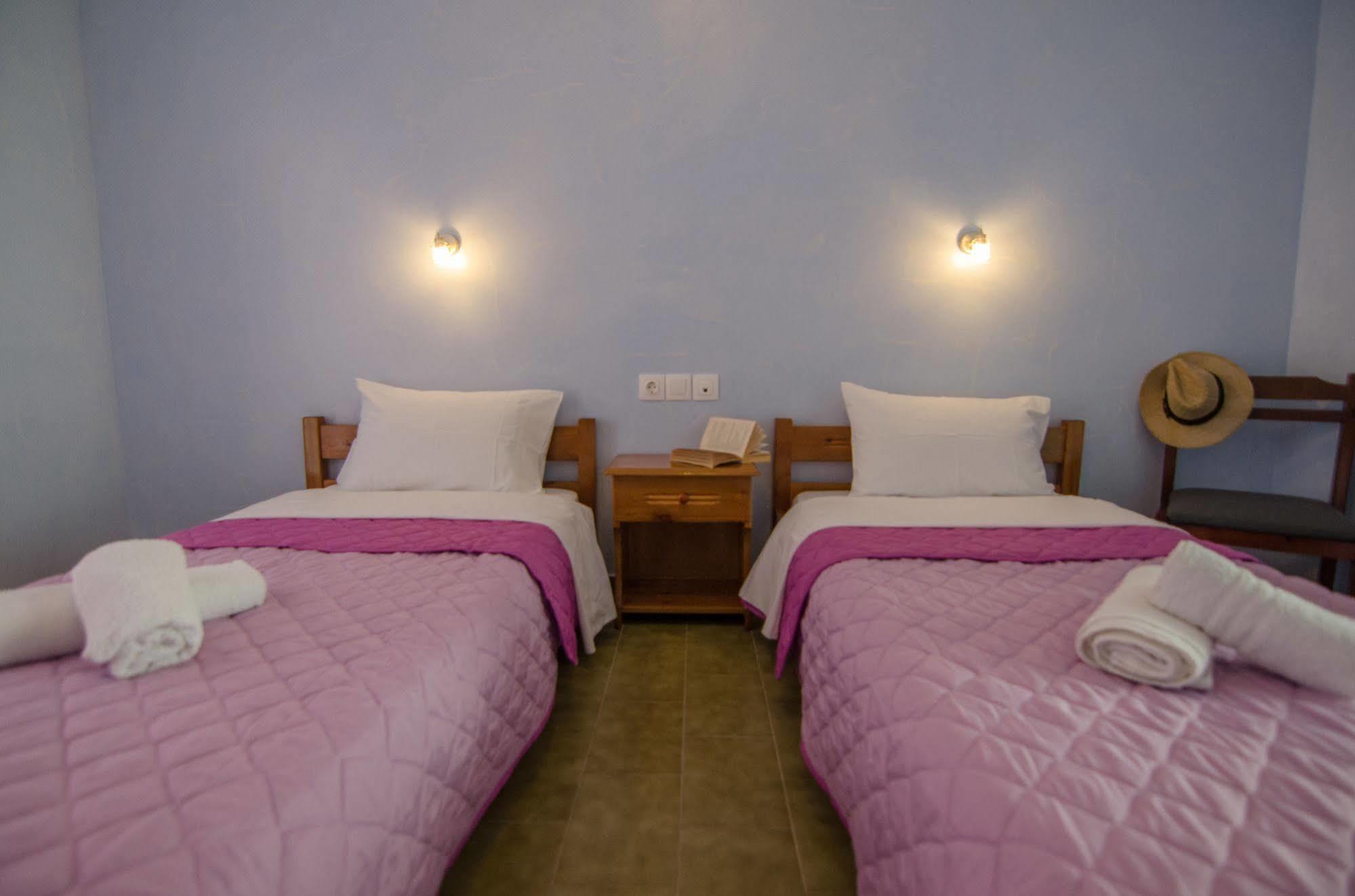 George & Irene Hotel إيوس خورا المظهر الخارجي الصورة
