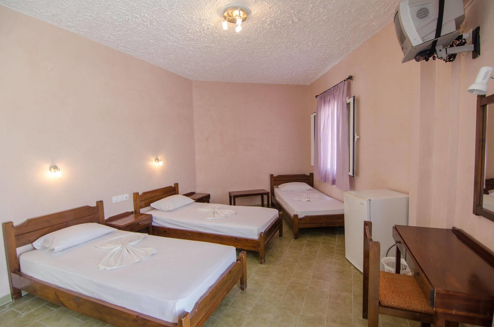 George & Irene Hotel إيوس خورا المظهر الخارجي الصورة