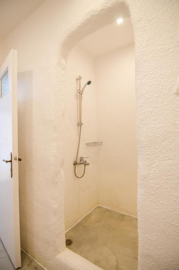 George & Irene Hotel إيوس خورا المظهر الخارجي الصورة